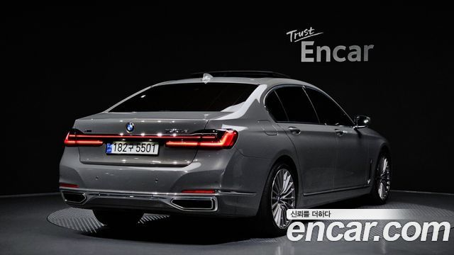 BMW 7-Series 2020 — photo 2