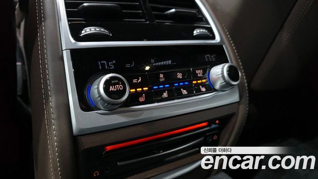 BMW 7-Series 2020 — photo 24