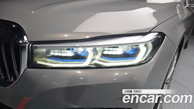 BMW 7-Series 2020 — photo 8