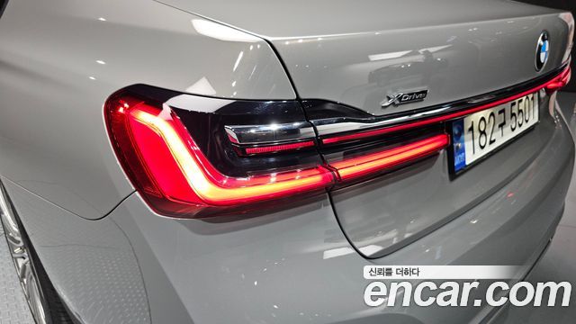 BMW 7-Series 2020 — photo 9