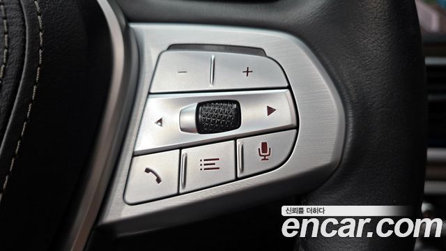 BMW 7-Series 2020 — photo 35