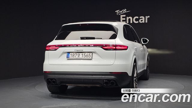 Porsche Cayenne 2022 — photo 4