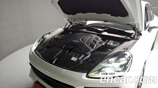 Porsche Cayenne 2022 — photo 6
