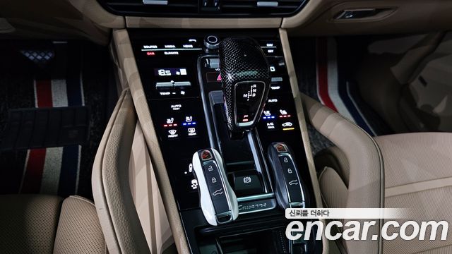 Porsche Cayenne 2022 — photo 12