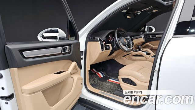 Porsche Cayenne 2022 — photo 13