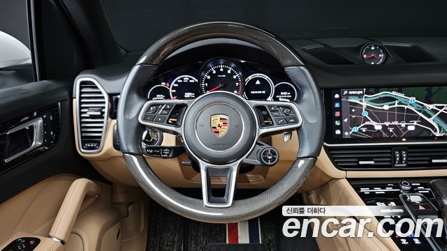 Porsche Cayenne 2022 — photo 17