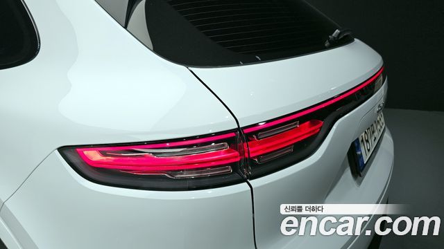 Porsche Cayenne 2022 — photo 9
