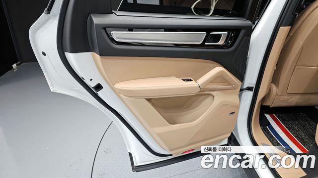 Porsche Cayenne 2022 — photo 15