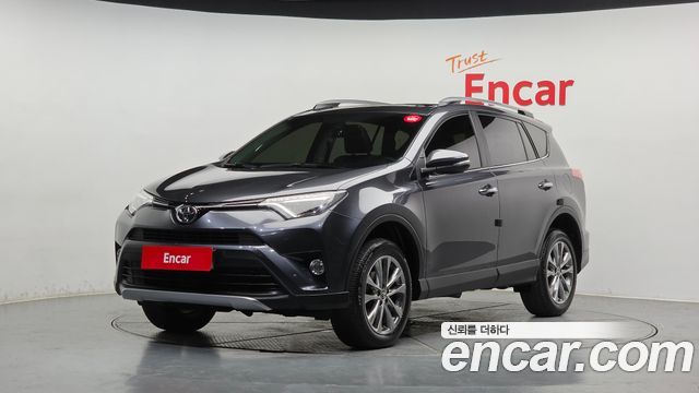 Toyota RAV4 2018 — photo 1