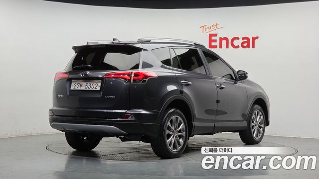 Toyota RAV4 2018 — photo 2