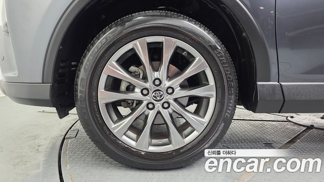 Toyota RAV4 2018 — photo 5