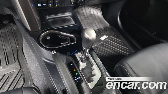 Toyota RAV4 2018 — photo 9