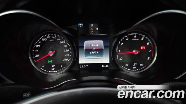 Mercedes-Benz C-Class 2018 — photo 11