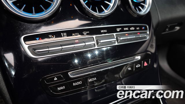 Mercedes-Benz C-Class 2018 — photo 22