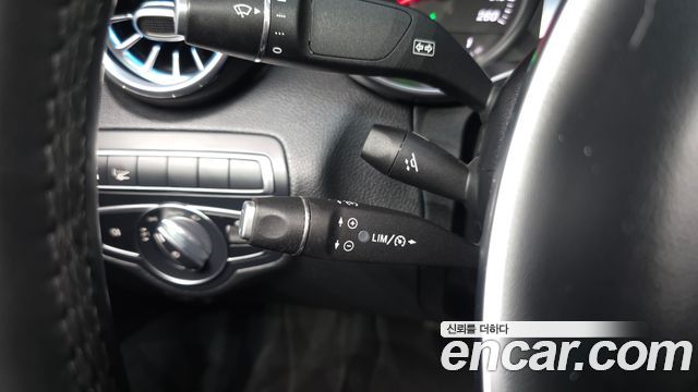Mercedes-Benz C-Class 2018 — photo 25