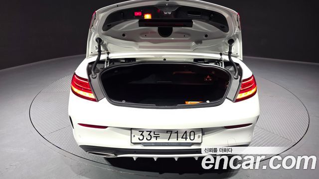 Mercedes-Benz C-Class 2018 — photo 26