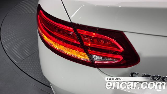 Mercedes-Benz C-Class 2018 — photo 9