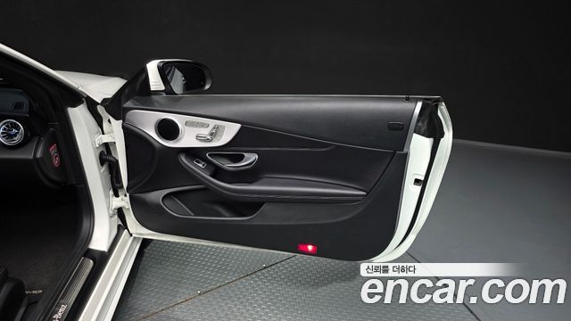 Mercedes-Benz C-Class 2018 — photo 15