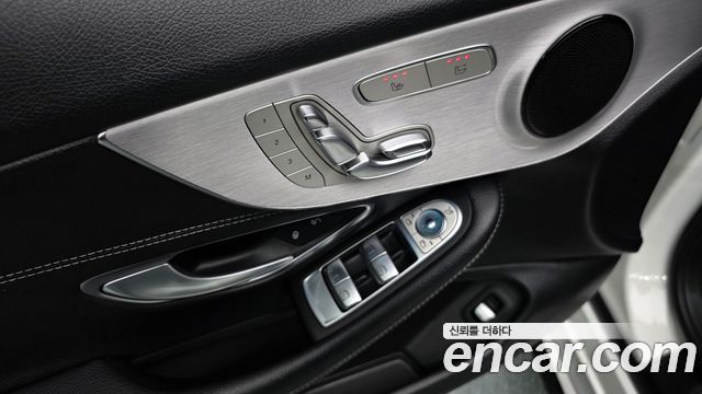 Mercedes-Benz C-Class 2018 — photo 28