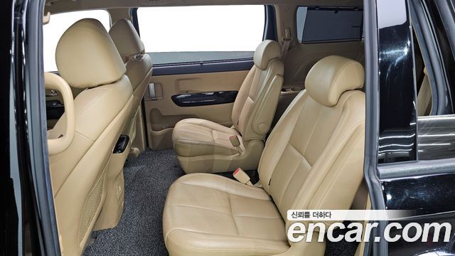 Kia Canival 2019 — photo 17