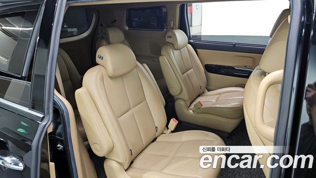 Kia Canival 2019 — photo 18