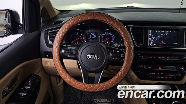 Kia Canival 2019 — photo 21