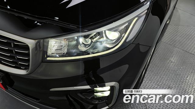 Kia Canival 2019 — photo 8