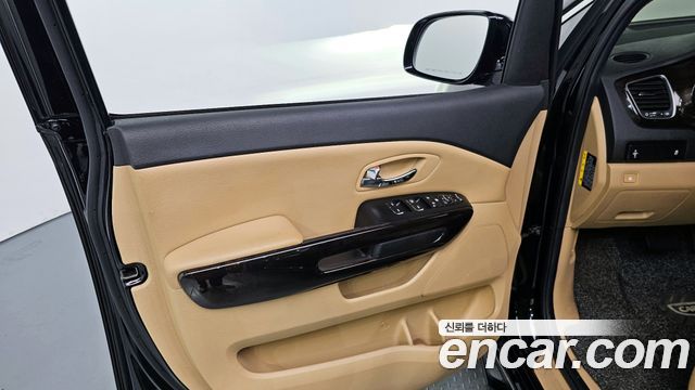 Kia Canival 2019 — photo 14