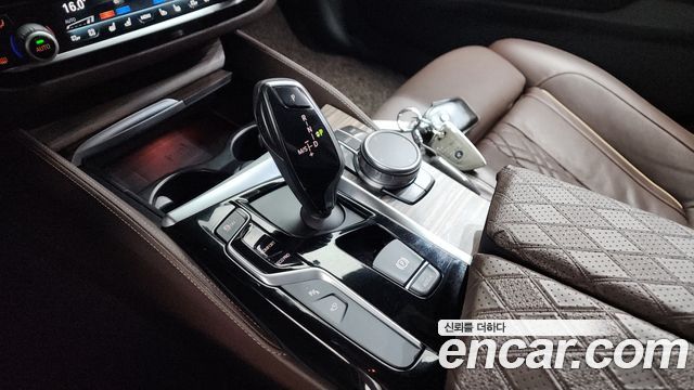 BMW 5-Series 2018 — photo 9