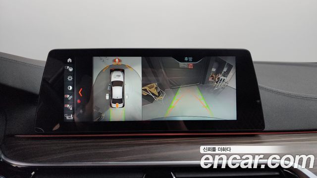 BMW 5-Series 2018 — photo 14