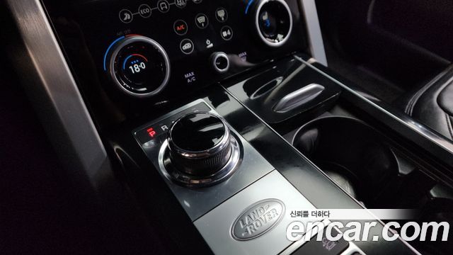 Land Rover Range Rover 2019 — photo 12