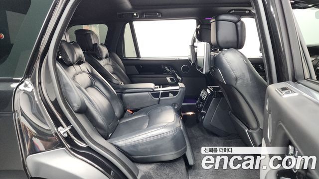 Land Rover Range Rover 2019 — photo 17