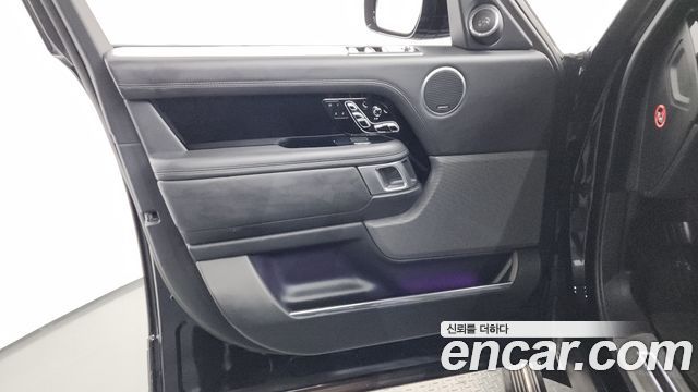 Land Rover Range Rover 2019 — photo 14