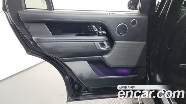 Land Rover Range Rover 2019 — photo 15