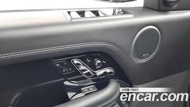 Land Rover Range Rover 2019 — photo 34