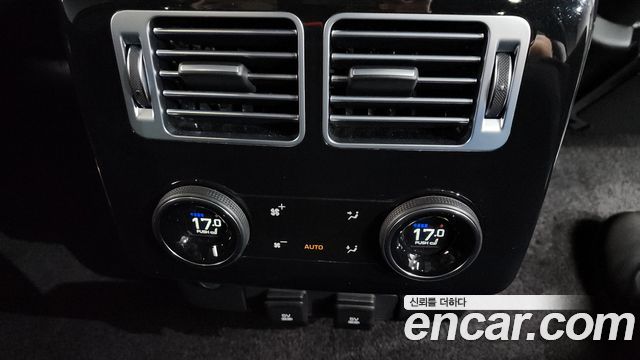 Land Rover Range Rover 2019 — photo 37