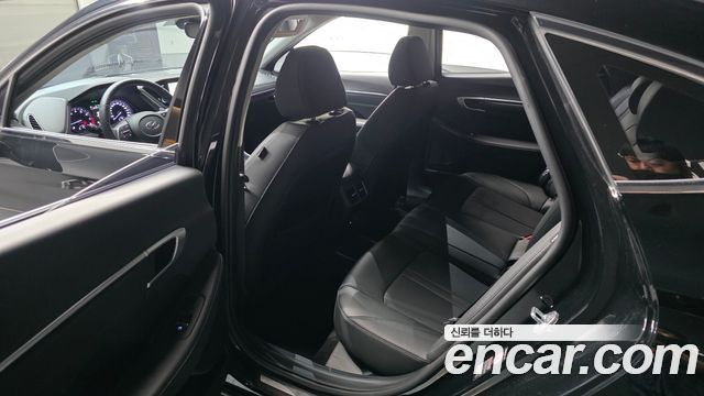 Hyundai Sonata 2022 — photo 17