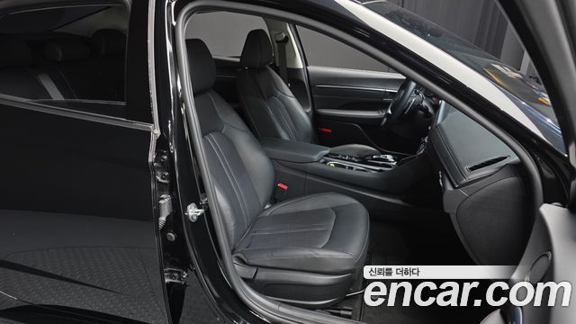 Hyundai Sonata 2022 — photo 18
