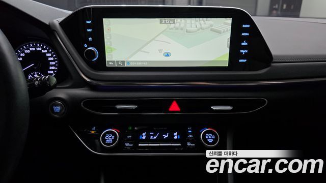 Hyundai Sonata 2022 — photo 24