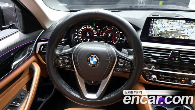 BMW 5-Series 2018 — photo 19