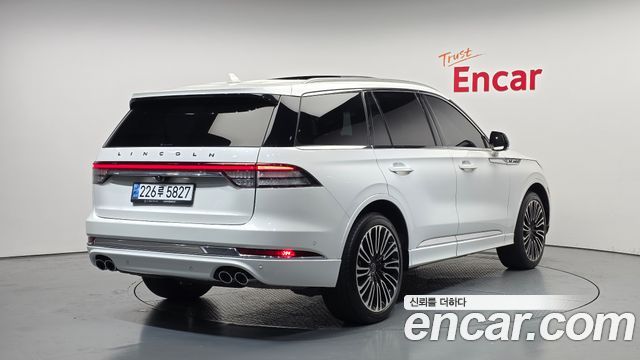 Lincoln Aviator 2023 — photo 2