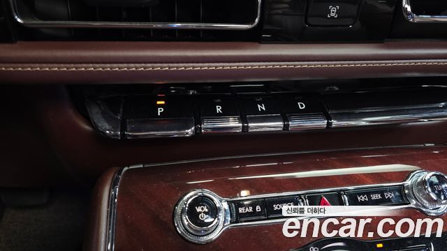 Lincoln Aviator 2023 — photo 9