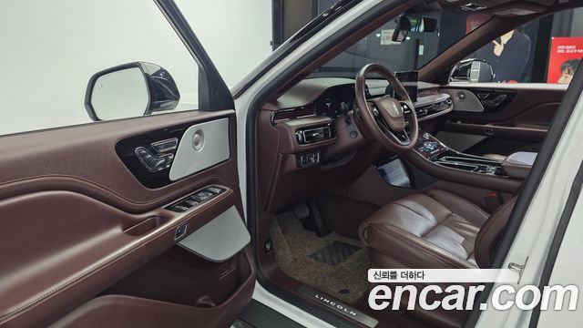 Lincoln Aviator 2023 — photo 10