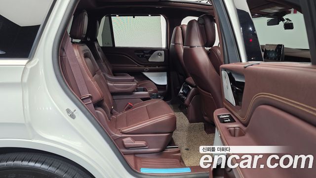 Lincoln Aviator 2023 — photo 12