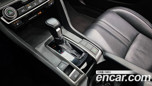 Honda Civic 2018 — photo 12