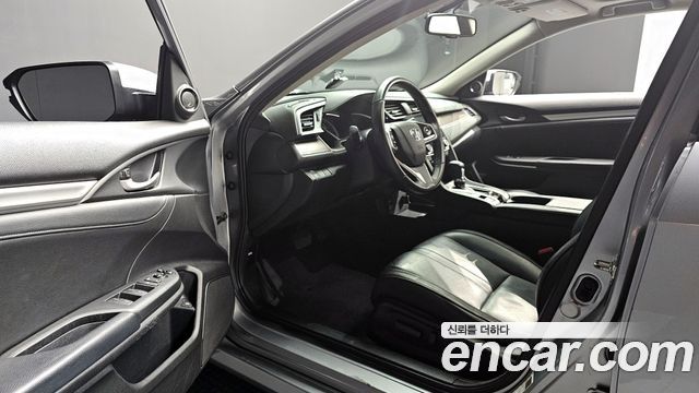 Honda Civic 2018 — photo 13