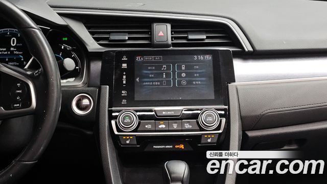 Honda Civic 2018 — photo 21