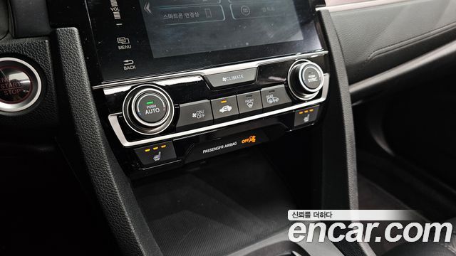Honda Civic 2018 — photo 23