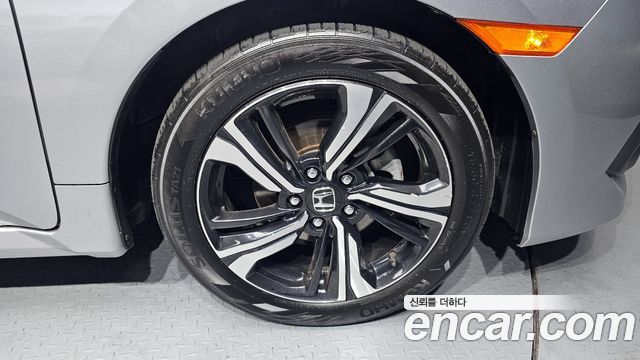 Honda Civic 2018 — photo 7