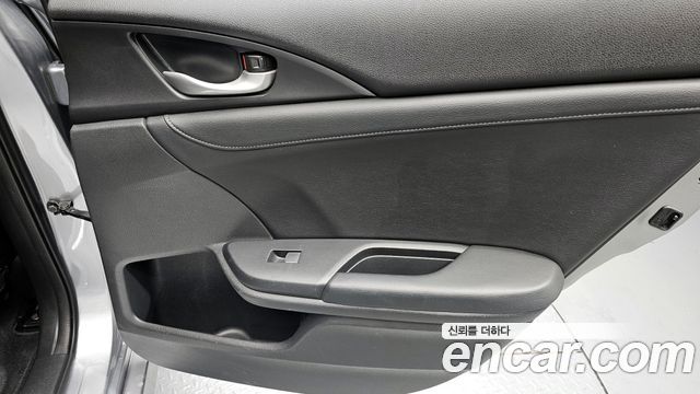 Honda Civic 2018 — photo 15